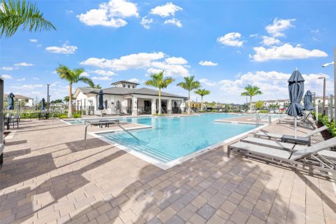 Townhouse in Miami, Florida 3 bedrooms, 157.47 sq.m. № 2041972 - photo 19