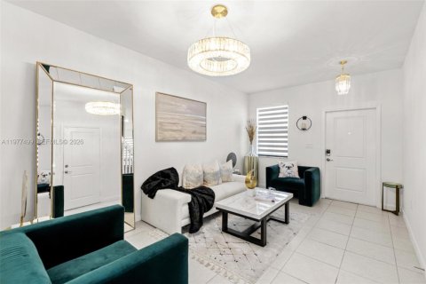 Townhouse in Miami, Florida 3 bedrooms, 157.47 sq.m. № 2041972 - photo 10