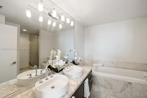 Copropriété à louer à Miami, Floride: 2 chambres, 120.12 m2 № 1891709 - photo 16