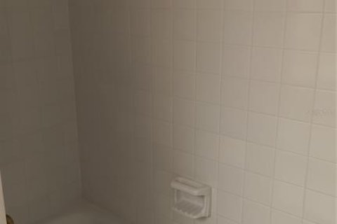 Condo in Belleair, Florida, 2 bedrooms  № 1918362 - photo 12