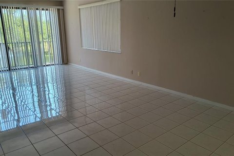 Condo in Belleair, Florida, 2 bedrooms  № 1918362 - photo 3