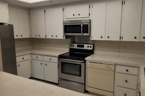 Condo in Belleair, Florida, 2 bedrooms  № 1918362 - photo 5