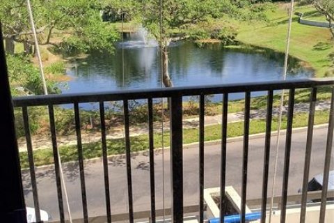 Condo in Belleair, Florida, 2 bedrooms  № 1918362 - photo 4