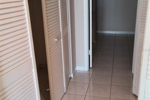 Condo in Belleair, Florida, 2 bedrooms  № 1918362 - photo 7