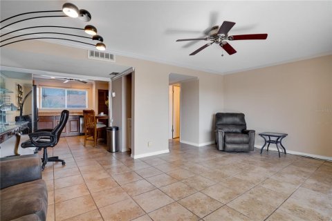 Condo in Tampa, Florida, 2 bedrooms № 2157129 - photo 9