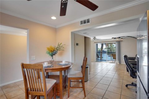 Condo in Tampa, Florida, 2 bedrooms № 2157129 - photo 6