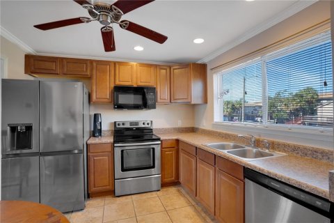 Condo in Tampa, Florida, 2 bedrooms № 2157129 - photo 4