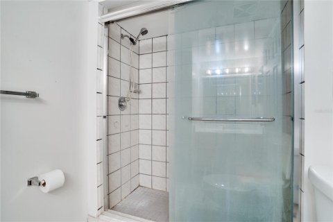 Condo in Tampa, Florida, 2 bedrooms № 2157129 - photo 23
