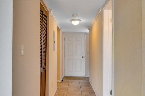 Condo in Tampa, Florida, 2 bedrooms № 2157129 - photo 12