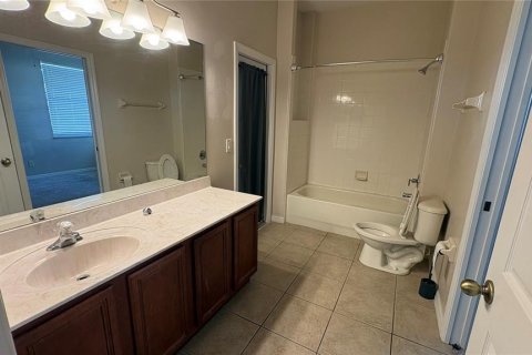 House in Clermont, Florida 4 bedrooms, 239.13 sq.m. № 2427284 - photo 15