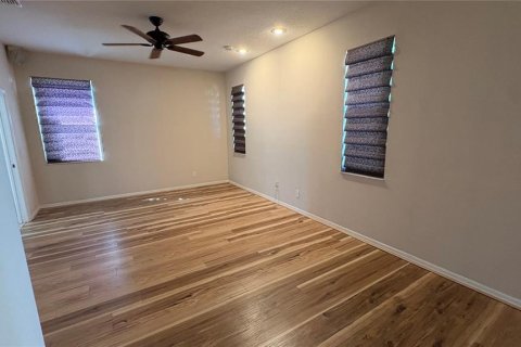 House in Clermont, Florida 4 bedrooms, 239.13 sq.m. № 2427284 - photo 10