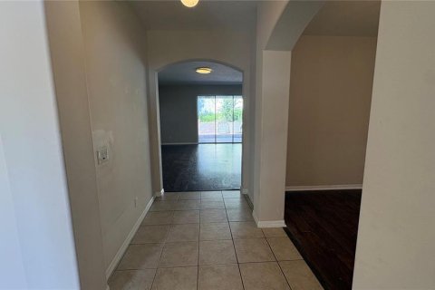 House in Clermont, Florida 4 bedrooms, 239.13 sq.m. № 2427284 - photo 3
