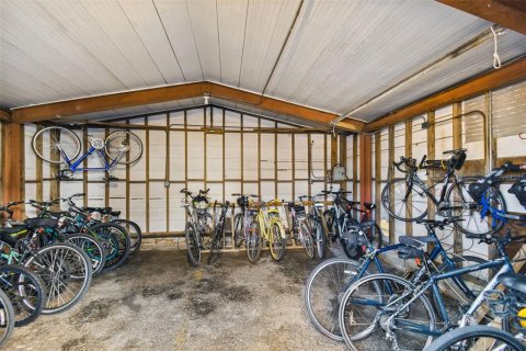 Condo in Tampa, Florida, 1 bedroom № 2393873 - photo 28