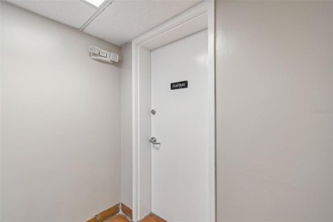 Condo in Tampa, Florida, 1 bedroom № 2393873 - photo 30