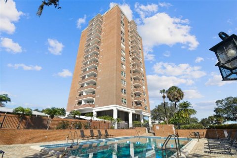 Condo in Tampa, Florida, 1 bedroom № 2393873 - photo 26