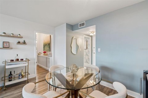 Condo in Tampa, Florida, 1 bedroom № 2393873 - photo 9