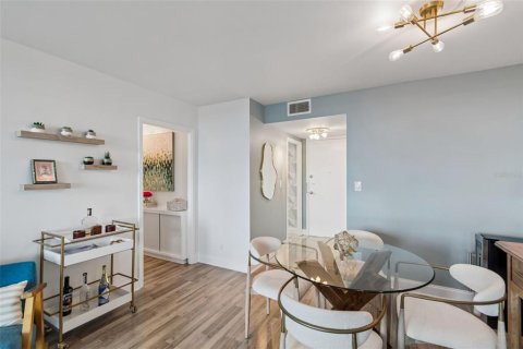Condo in Tampa, Florida, 1 bedroom № 2393873 - photo 8