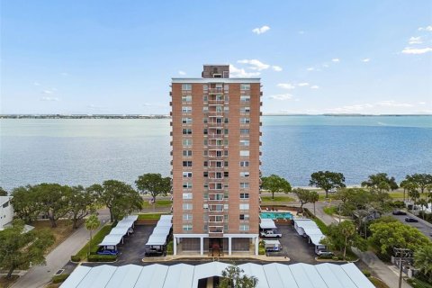 Condo in Tampa, Florida, 1 bedroom № 2393873 - photo 24