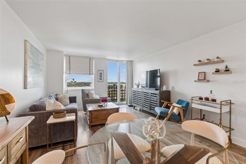 Condo in Tampa, Florida, 1 bedroom № 2393873 - photo 11