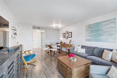 Condo in Tampa, Florida, 1 bedroom № 2393873 - photo 13