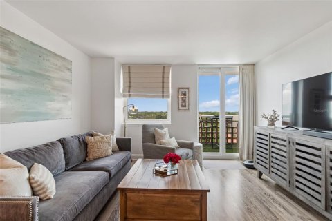Condo in Tampa, Florida, 1 bedroom № 2393873 - photo 12