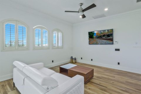 House in Cape Coral, Florida 4 bedrooms, 540.13 sq.m. № 1869620 - photo 29
