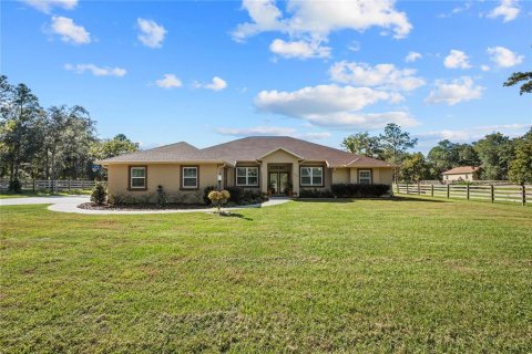 Villa ou maison à Beverly Hills, Floride 3 chambres, 221.66 m2 № 2431756