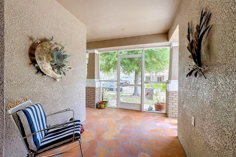 Villa ou maison à vendre à Apollo Beach, Floride: 4 chambres, 188.96 m2 № 2197272 - photo 5