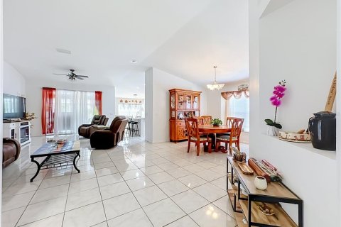 Villa ou maison à vendre à Apollo Beach, Floride: 4 chambres, 188.96 m2 № 2197272 - photo 16