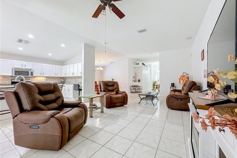 Villa ou maison à vendre à Apollo Beach, Floride: 4 chambres, 188.96 m2 № 2197272 - photo 14