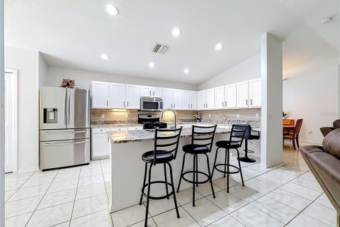 Villa ou maison à vendre à Apollo Beach, Floride: 4 chambres, 188.96 m2 № 2197272 - photo 9