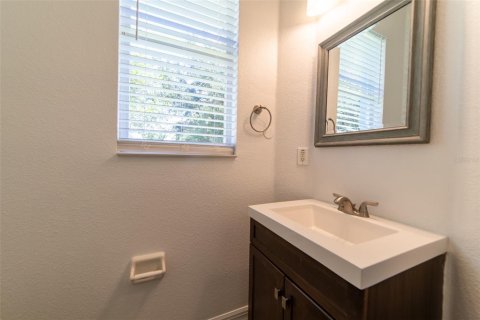 House in Orlando, Florida 4 bedrooms, 236.62 sq.m. № 1879265 - photo 24