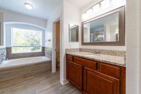 House in Orlando, Florida 4 bedrooms, 236.62 sq.m. № 1879265 - photo 11