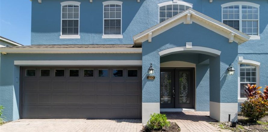 House in Orlando, Florida 4 bedrooms, 236.62 sq.m. № 1879265