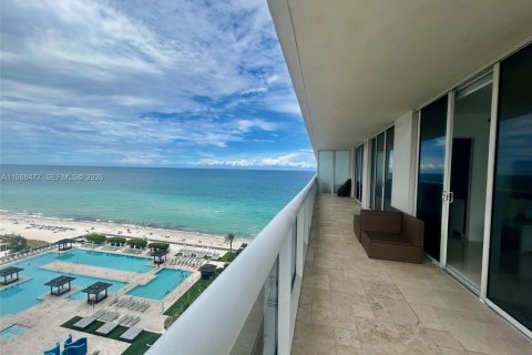 Condo in Hallandale Beach, Florida, 2 bedrooms  № 2053049 - photo 3