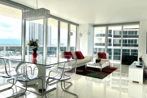 Condo in Hallandale Beach, Florida, 2 bedrooms  № 2053049 - photo 12