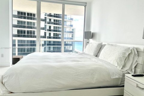 Condo in Hallandale Beach, Florida, 2 bedrooms  № 2053049 - photo 18