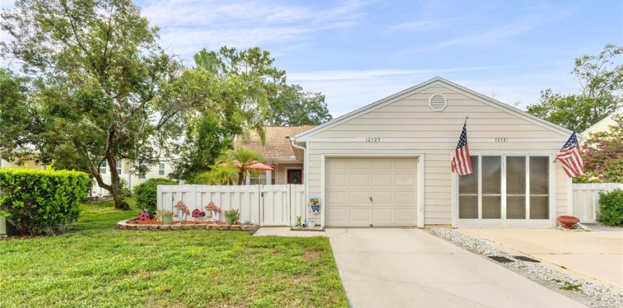 House in Hudson, Florida 2 bedrooms, 95.88 sq.m. № 1793628