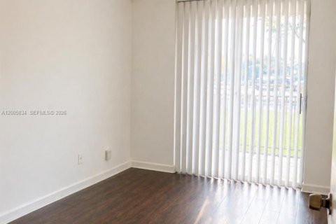 Copropriété à louer à Hallandale Beach, Floride: 3 chambres, 125.42 m2 № 2070023 - photo 23