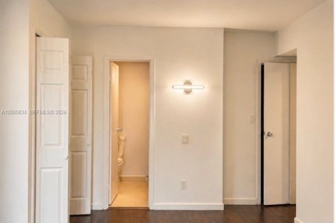 Copropriété à louer à Hallandale Beach, Floride: 3 chambres, 125.42 m2 № 2070023 - photo 24
