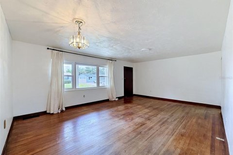 House in Tampa, Florida 3 bedrooms, 118.17 sq.m. № 2114473 - photo 14