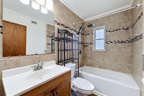 House in Tampa, Florida 3 bedrooms, 118.17 sq.m. № 2114473 - photo 24