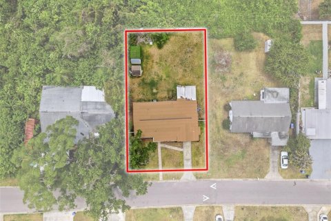 House in Tampa, Florida 3 bedrooms, 118.17 sq.m. № 2114473 - photo 2