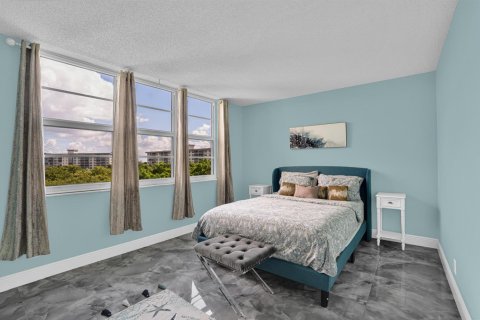 Condo in Pompano Beach, Florida, 2 bedrooms  № 2278955 - photo 17