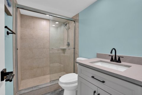 Condo in Pompano Beach, Florida, 2 bedrooms  № 2278955 - photo 18