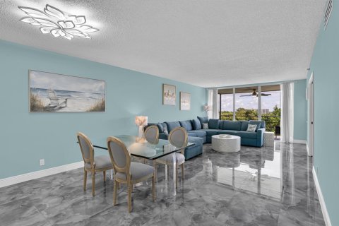 Condo in Pompano Beach, Florida, 2 bedrooms  № 2278955 - photo 4