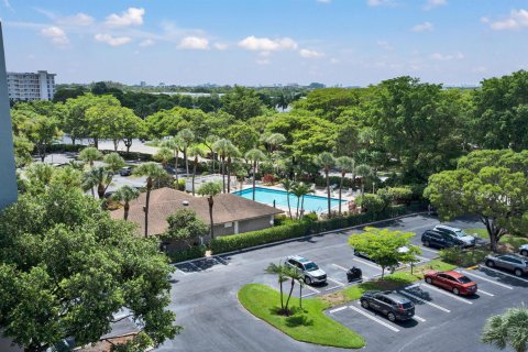 Condo in Pompano Beach, Florida, 2 bedrooms  № 2278955 - photo 24