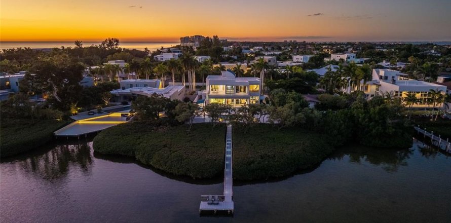 Villa ou maison à Sarasota, Floride 5 chambres, 397.99 m2 № 2425270