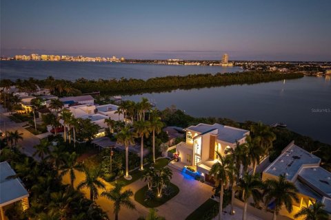 Villa ou maison à vendre à Sarasota, Floride: 5 chambres, 397.99 m2 № 2425270 - photo 2