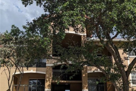 Apartamento en alquiler en Pembroke Pines, Florida, 1 dormitorio, 64.1 m2 № 2063309 - foto 2